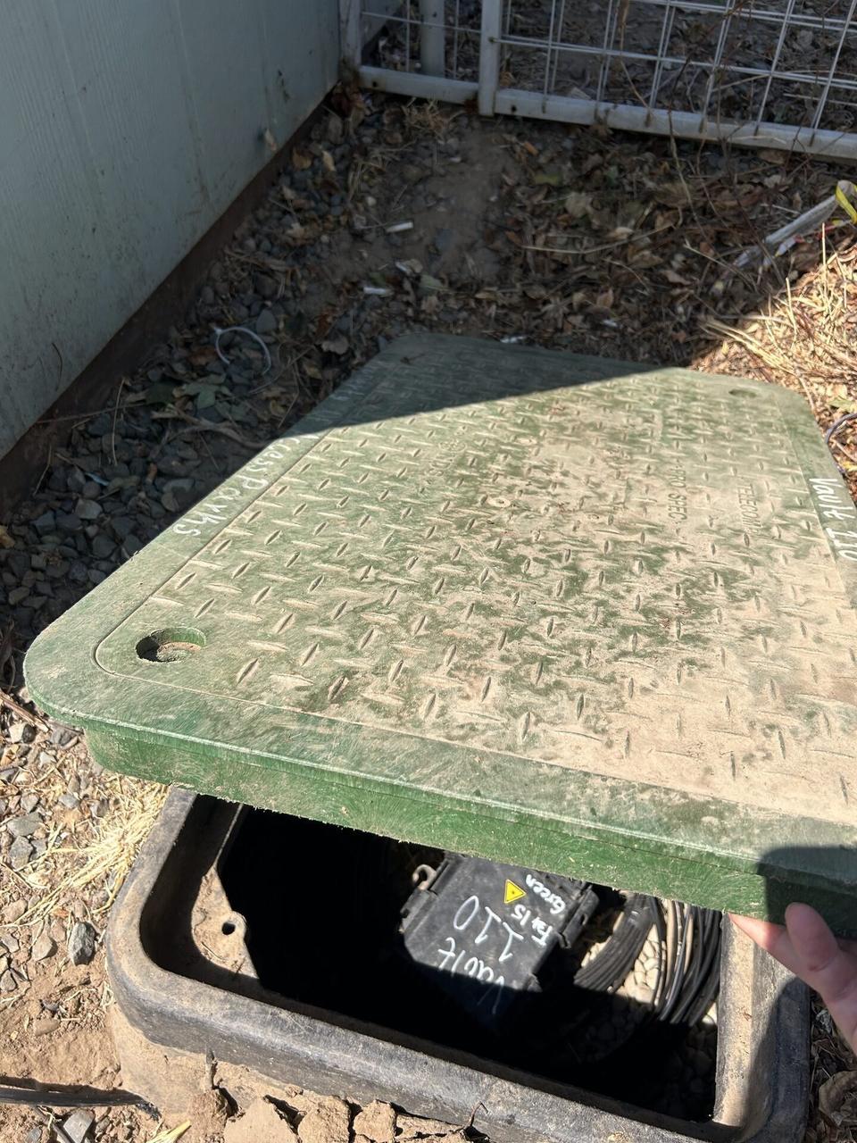 Outdoor fiber distribution unit for customer drops for low-voltage network support documented for a smart technology service call