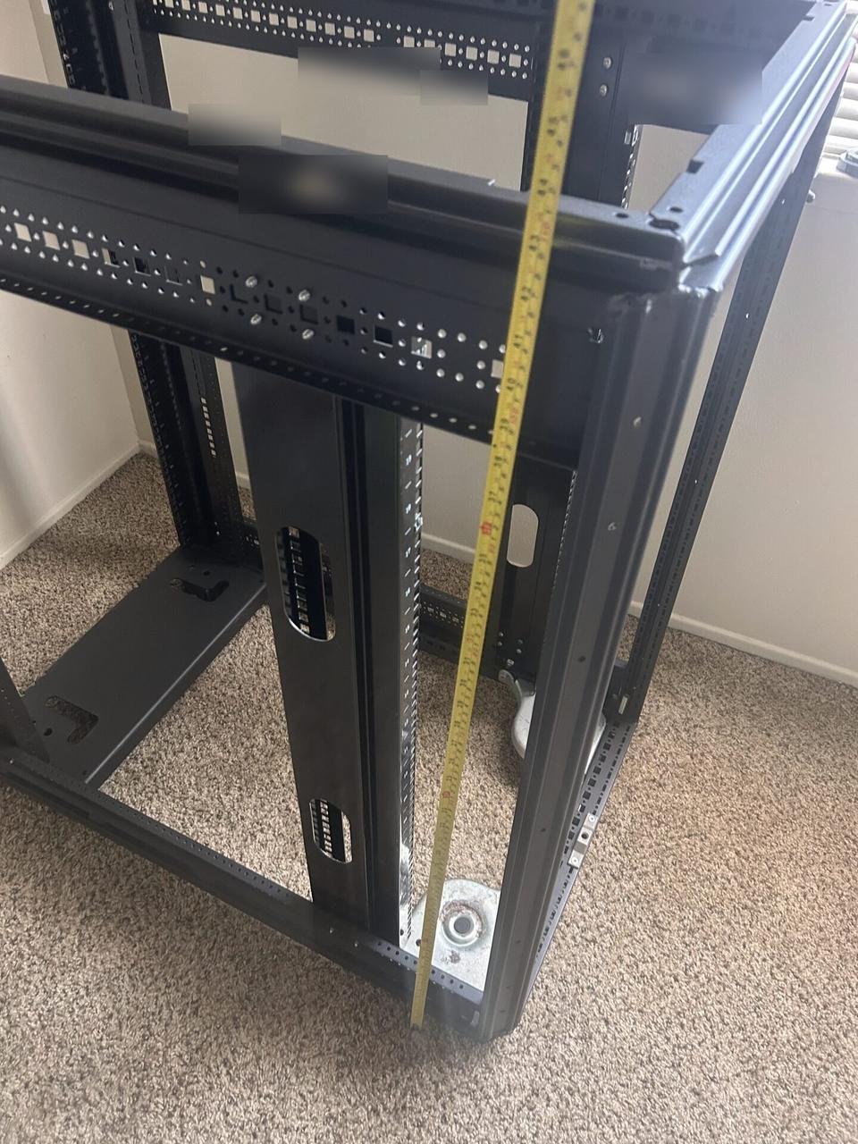 Smart technology service detail: HP 22U server rack for a home AI setup