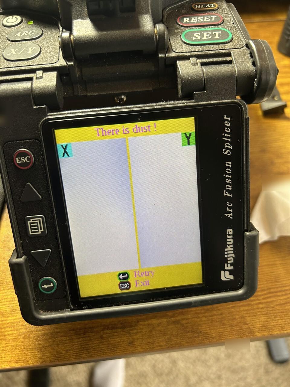 Alrty portfolio view of fiber testing or optical signal verification during fiber preparation