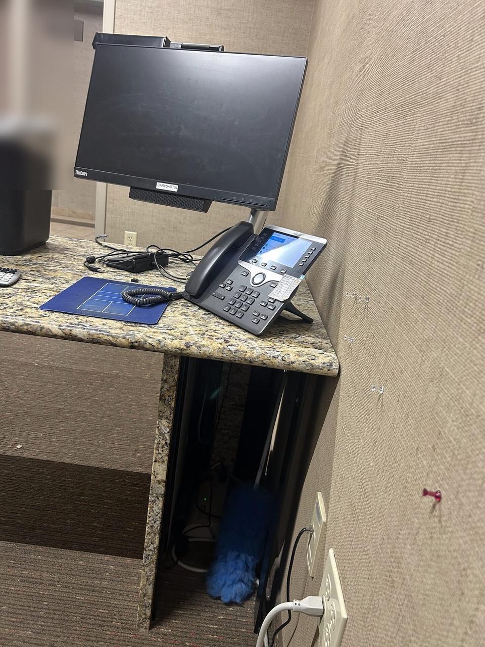 Desk-side workstation setup during onsite service during workstation validation documented for a smart technology service call
