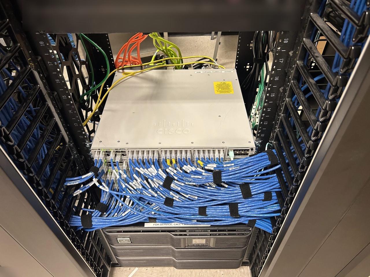 Alrty portfolio view of equipment cabinet cabling and switch handoff during network hardware support