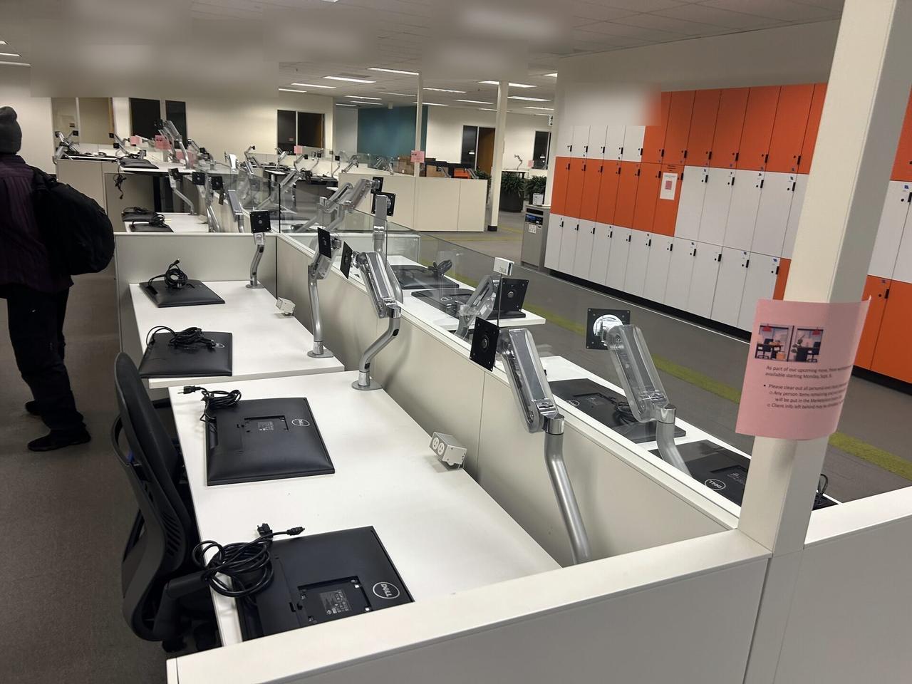 Desk-side workstation setup during onsite service with peripherals in service context during an Alrty onsite service visit