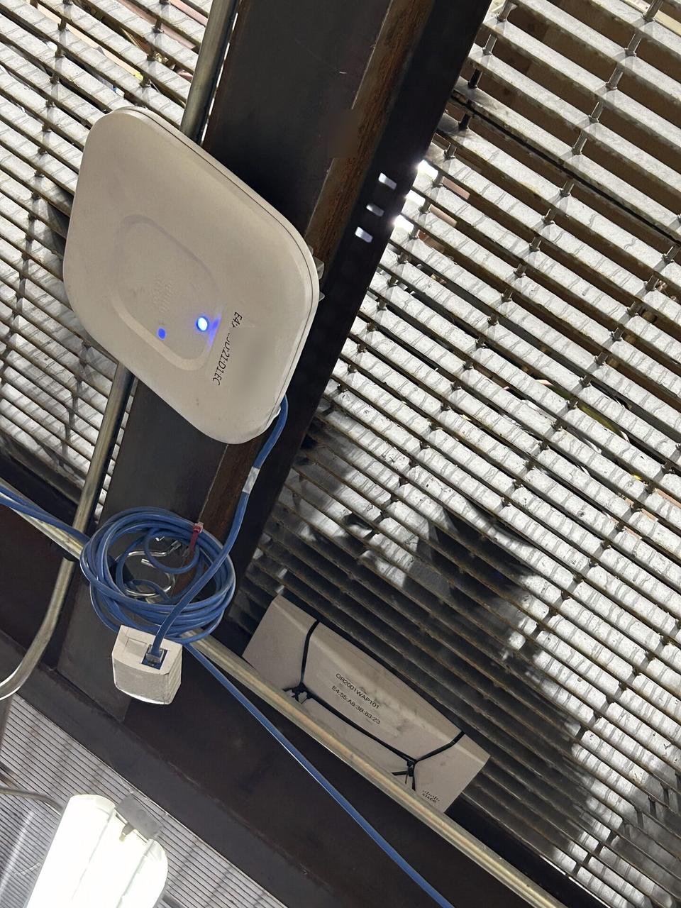 Enterprise retail wireless access point refresh at the device handoff point during an Alrty onsite service visit