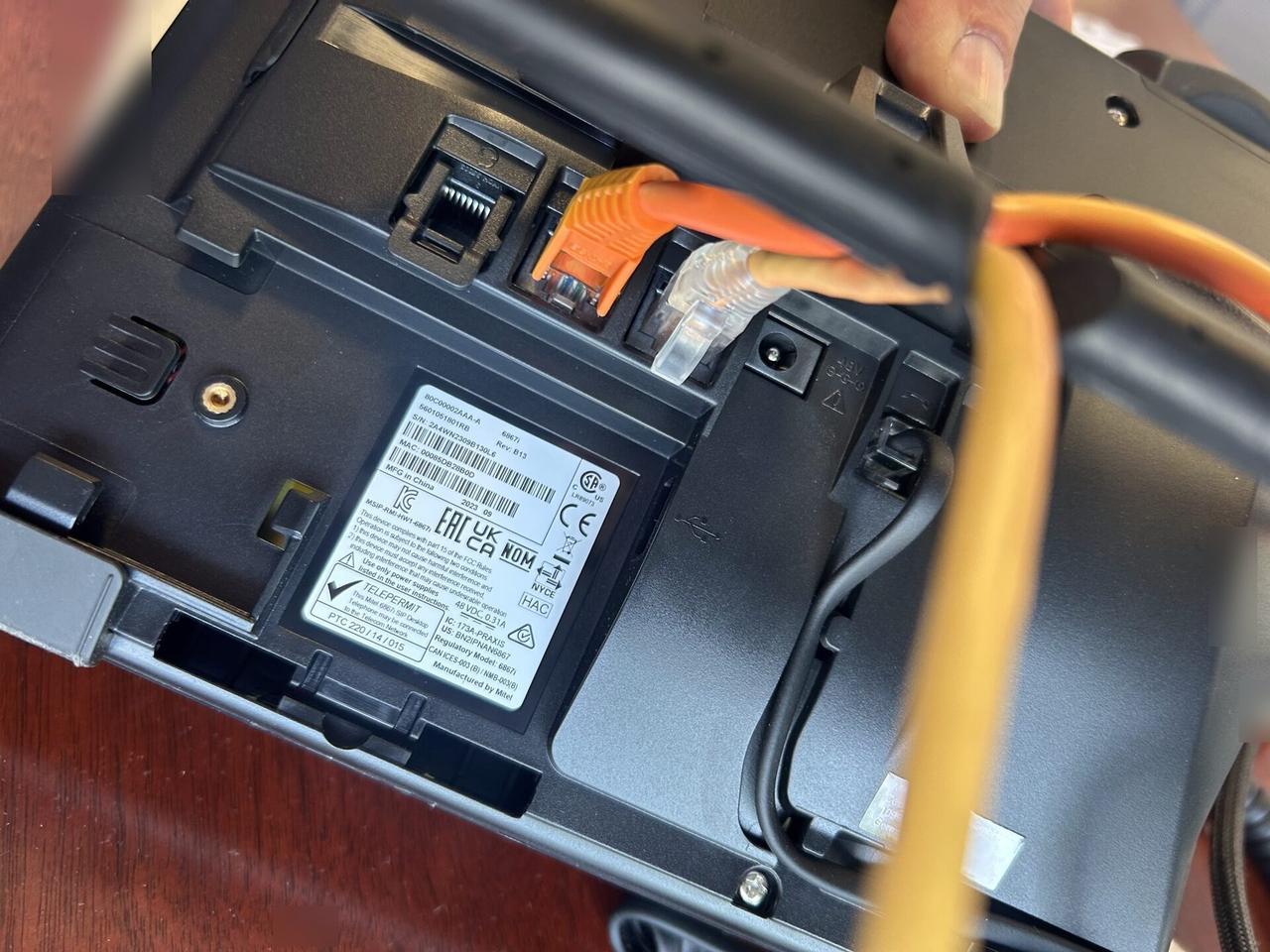 Business workstation hardware and monitor cabling at a business workstation documented for a smart technology service call