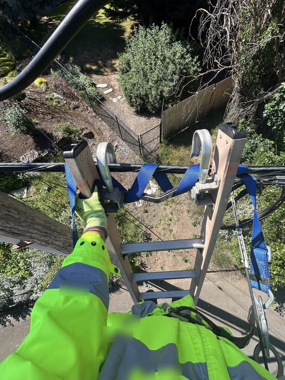 Alrty portfolio view of low-voltage cable handoff for an Xfinity service point